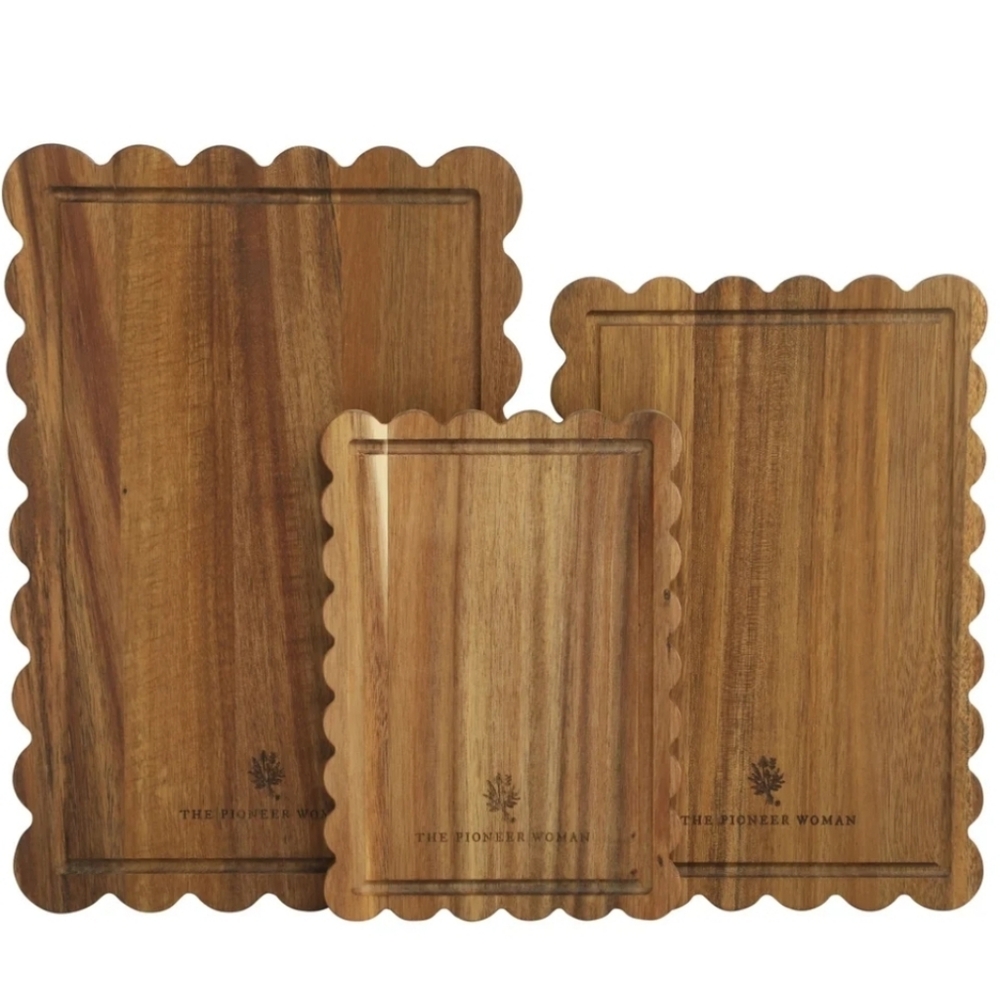 💕 2025 Pioneer Woman Scalloped Wood Cutting Board 3 Piece Set